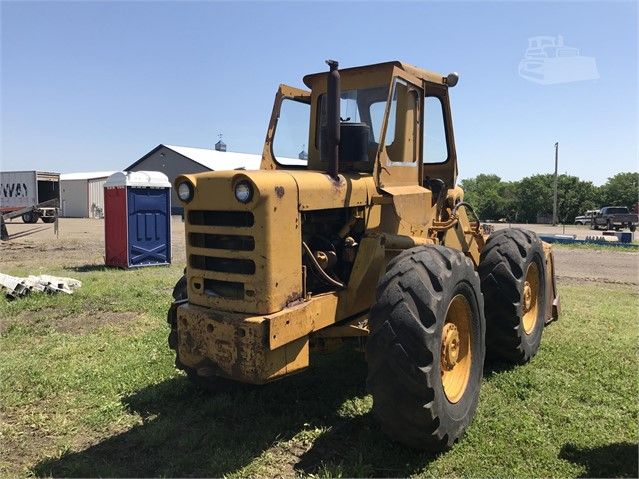 Первый в мире колесный погрузчик Case W9