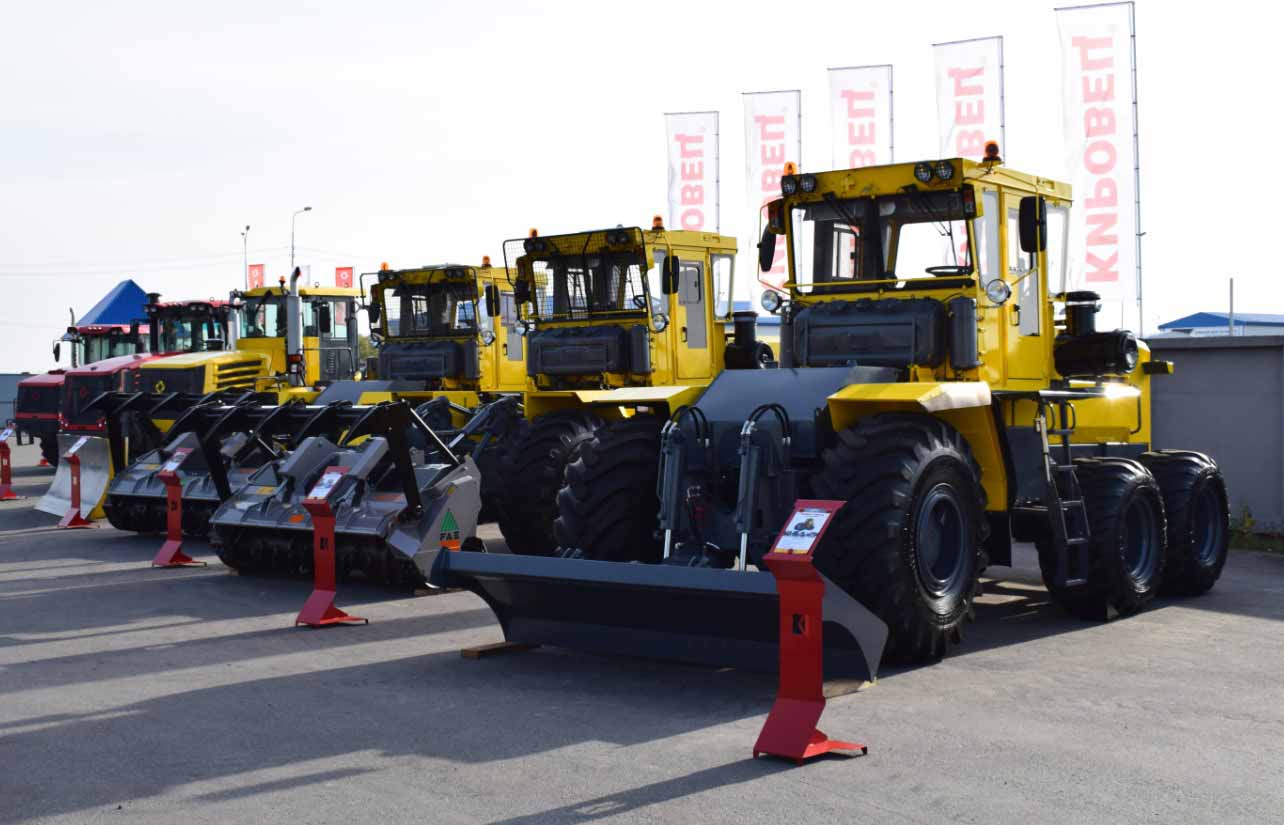 Новинки октября от Петербургского тракторного завода